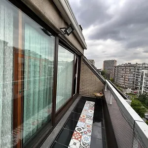 Un Duplex Chic Pour Une Experience Unique A Cote De La Basilique Bruxelles