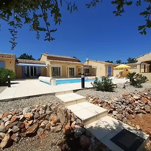 authentique-mas-avec-piscine-en-provence.fr-provencehotel.com/