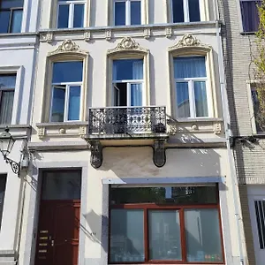 studio-alicia-idealement-situe.hotelsantwerp.net/