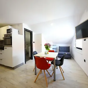 apartman-sofia-zadar.hotelinzadar.com/